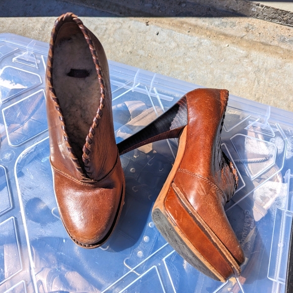 Shoes - Picture 2 of 2